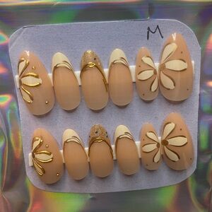 Elegant Nude and Gold Press-On Nails Medium